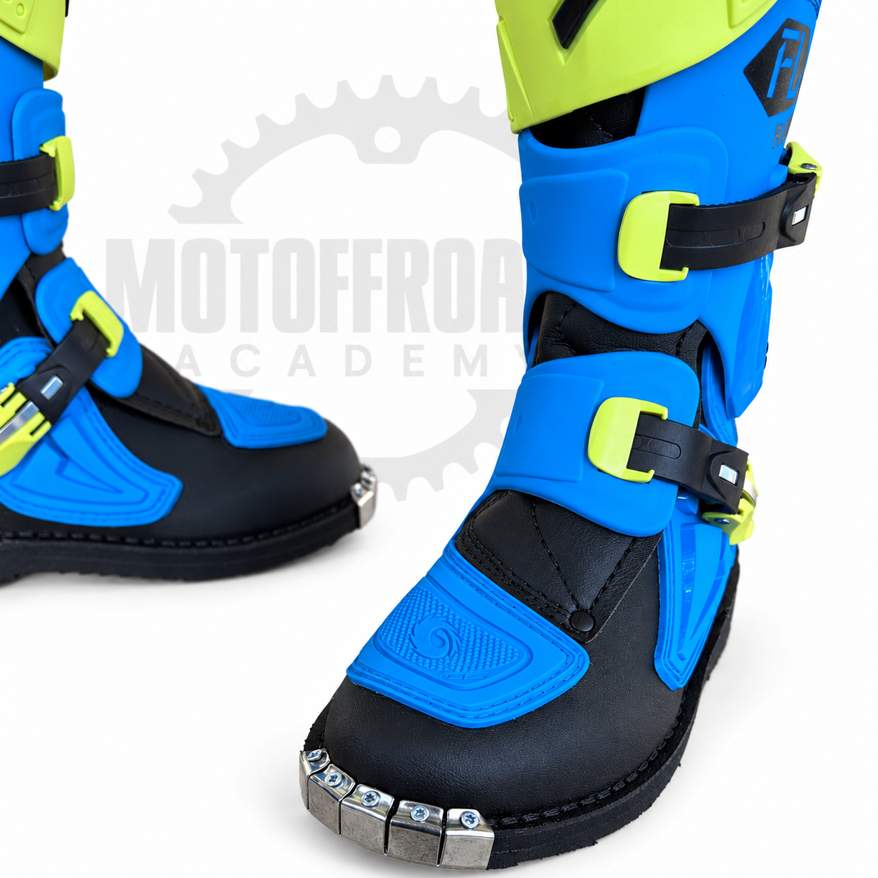Puntera metálica y refuerzo delantero de las botas SIDI Flame infantiles de motocross.
