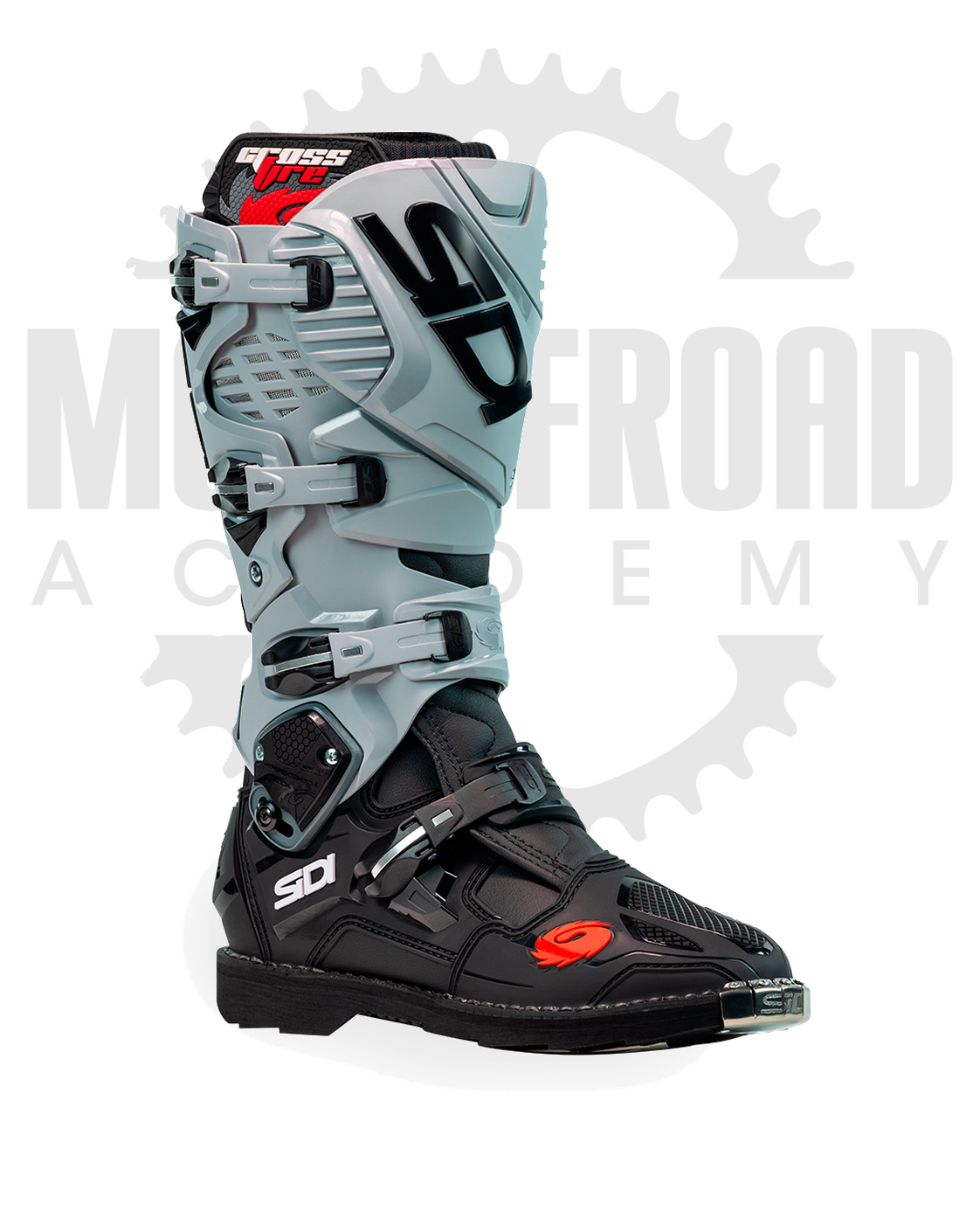 Botas Sidi Crossfire 3 en Plata/negro, vista lateral, con logo original Motoffroad Academy de fondo.